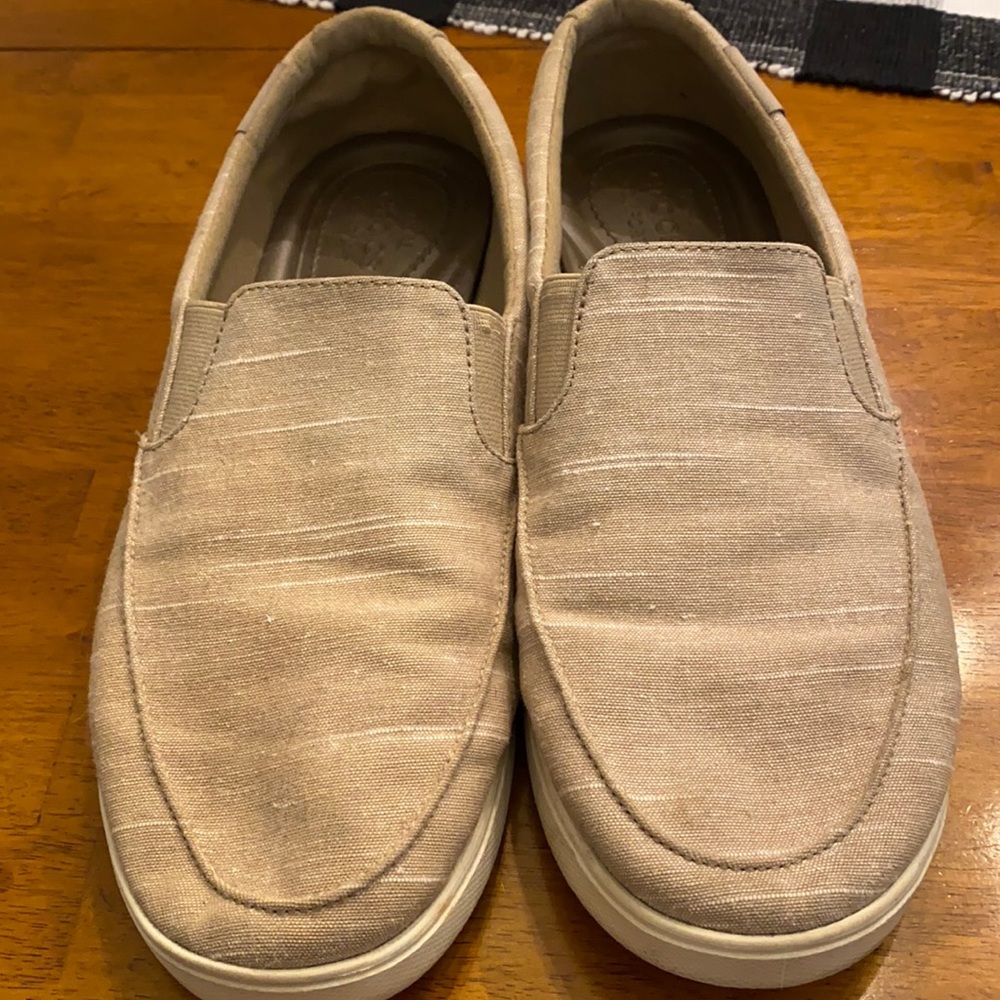 Crocs canvas loafer